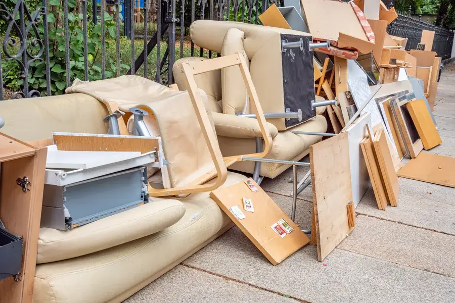 How Furniture Disposal Helps Simplify Home Renovations Fort Worth, TX